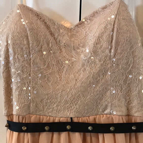 Dress - Picture 2 of 4